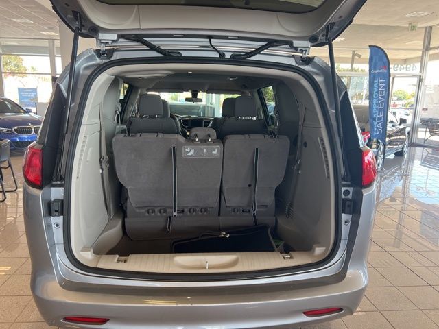 2021 Chrysler Voyager LX photo 18