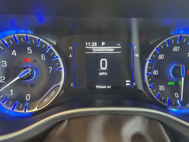 2021 Chrysler Voyager LX photo 22