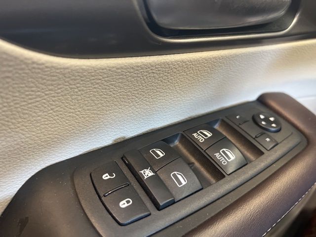 2021 Chrysler Voyager LX photo 28