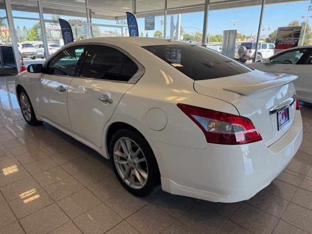 2011 Nissan Maxima SV photo 5