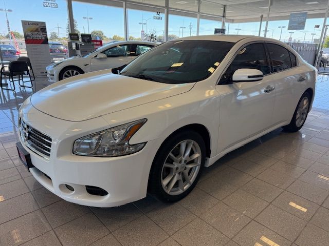 2011 Nissan Maxima SV photo 6