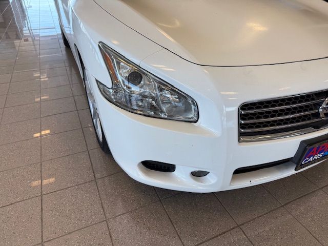 2011 Nissan Maxima SV photo 8