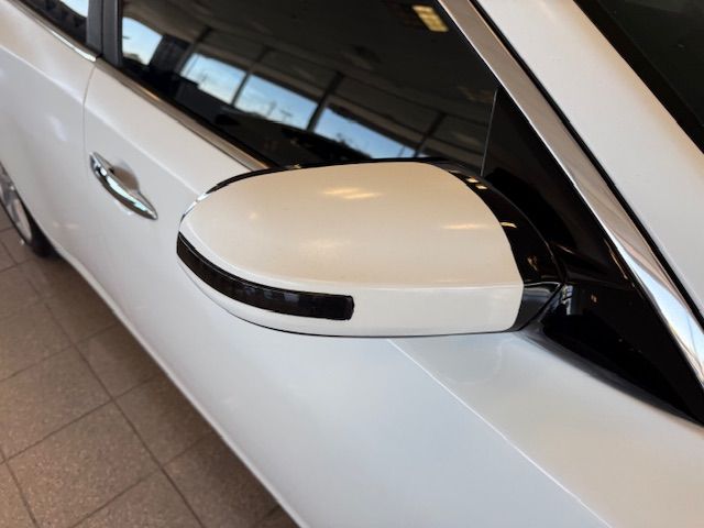 2011 Nissan Maxima SV photo 11