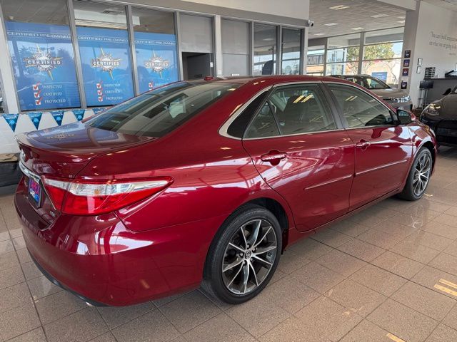2017 Toyota Camry XSE photo 2