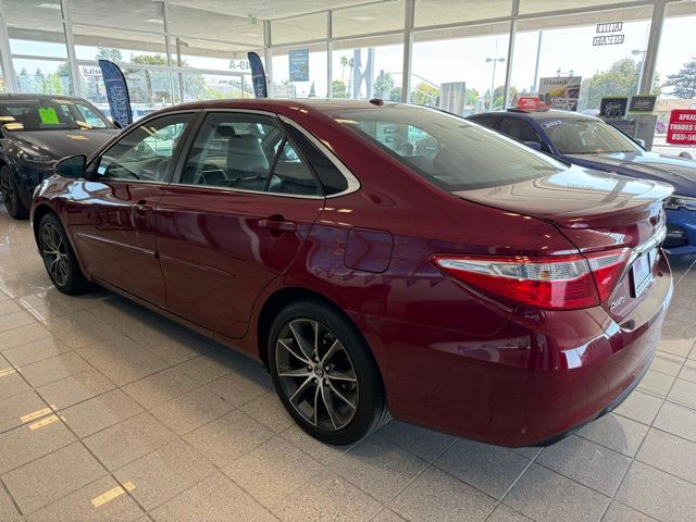 2017 Toyota Camry XSE photo 4