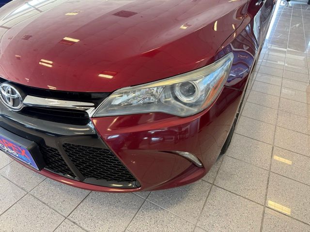 2017 Toyota Camry XSE photo 7