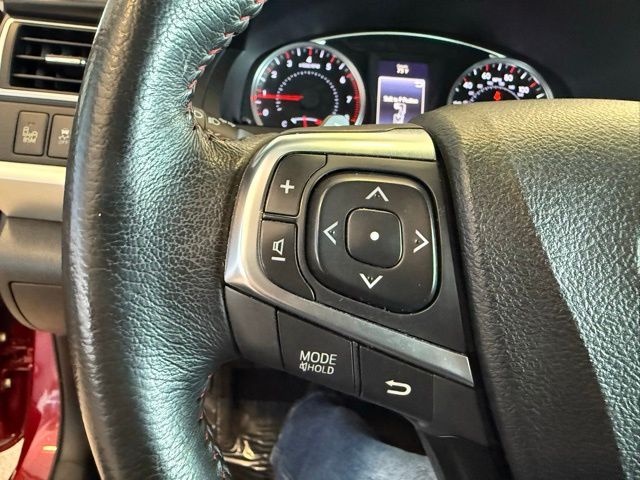 2017 Toyota Camry XSE photo 15