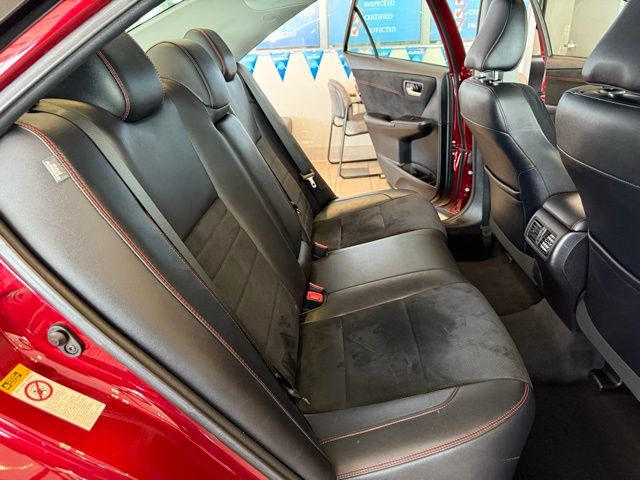 2017 Toyota Camry XSE photo 21
