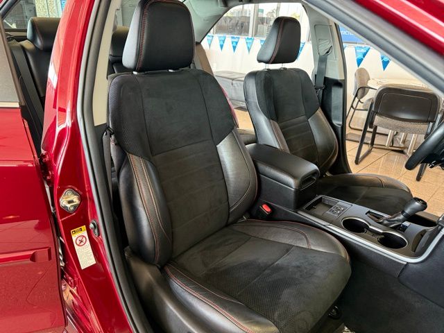 2017 Toyota Camry XSE photo 23