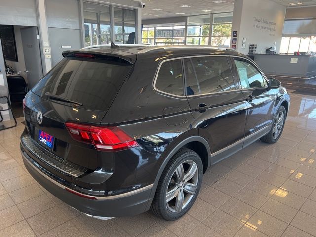 2020 Volkswagen Tiguan SEL photo 5