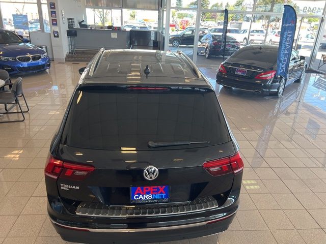 2020 Volkswagen Tiguan SEL photo 7