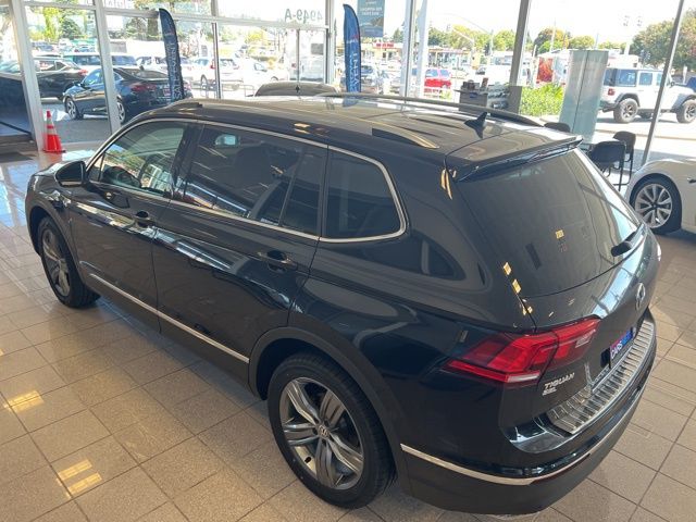 2020 Volkswagen Tiguan SEL photo 10