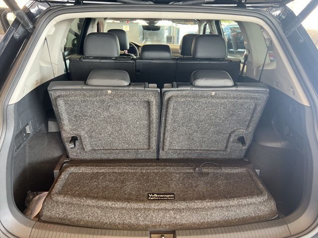 2020 Volkswagen Tiguan SEL photo 21