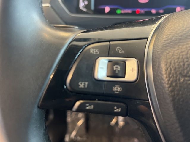2020 Volkswagen Tiguan SEL photo 24