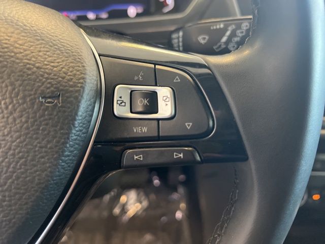2020 Volkswagen Tiguan SEL photo 25
