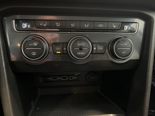 2020 Volkswagen Tiguan SEL photo 28