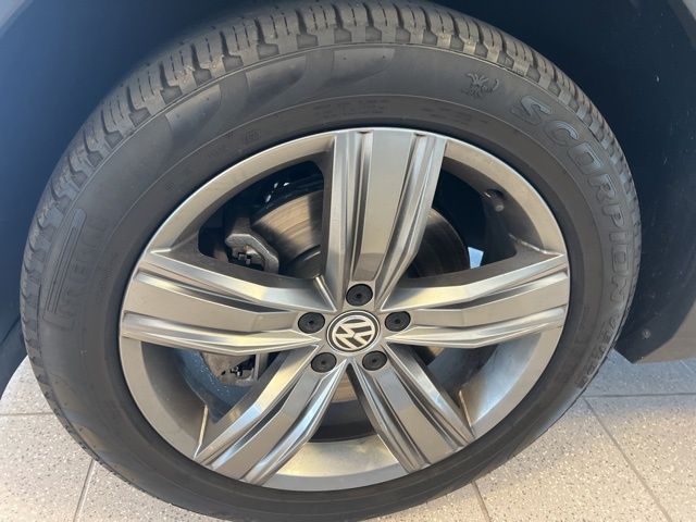 2020 Volkswagen Tiguan SEL photo 36