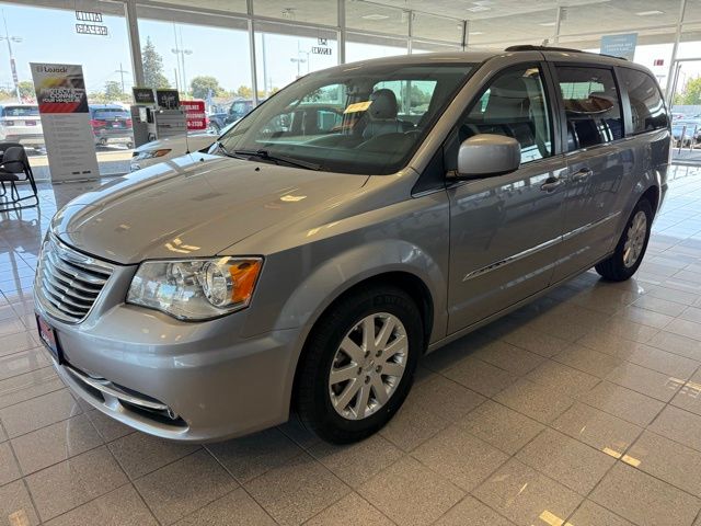 2016 Chrysler Town & Country Touring photo 6