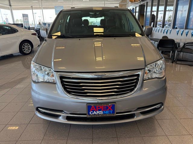 2016 Chrysler Town & Country Touring photo 7