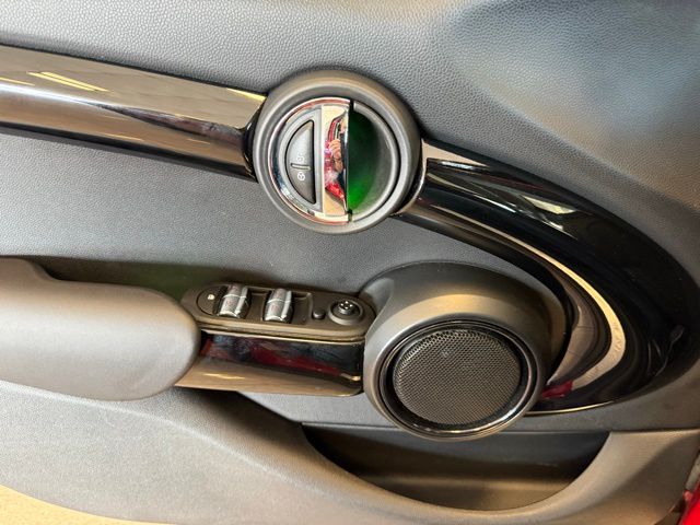 2019 Mini Cooper 4 Door Hardtop Signature photo 19