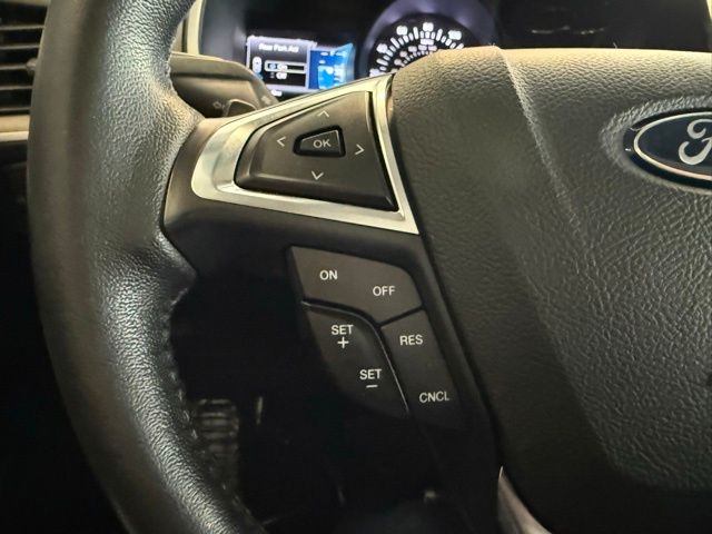 2017 Ford Edge SEL photo 16
