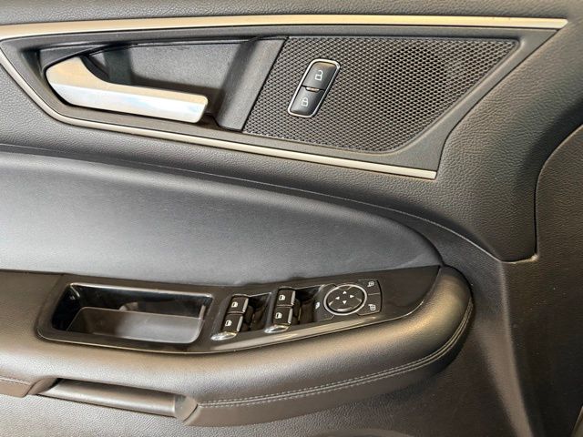 2017 Ford Edge SEL photo 17