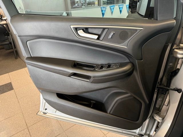 2017 Ford Edge SEL photo 18
