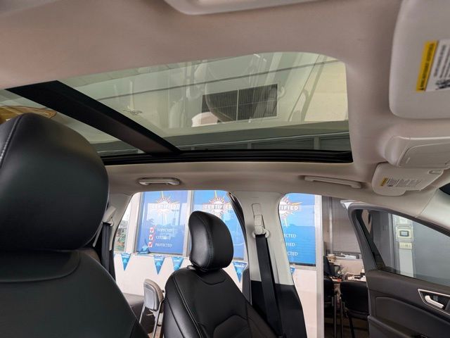 2017 Ford Edge SEL photo 23