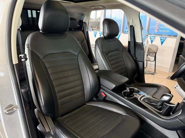 2017 Ford Edge SEL photo 24