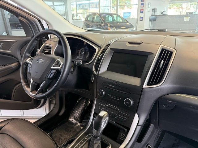 2017 Ford Edge SEL photo 25