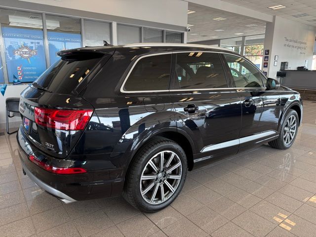 2017 Audi Q7 3.0T Premium Plus photo 2