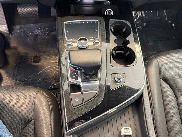 2017 Audi Q7 3.0T Premium Plus photo 16