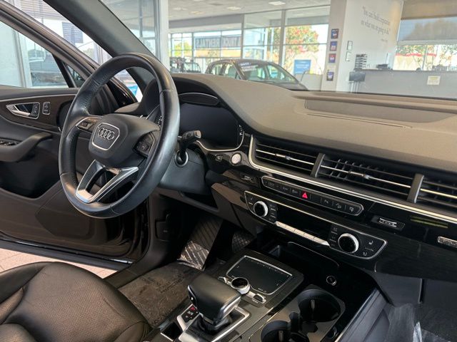 2017 Audi Q7 3.0T Premium Plus photo 28