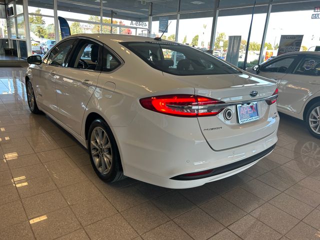 2017 Ford Fusion SE Hybrid photo 4