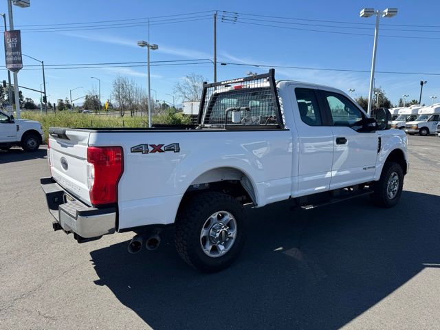 2022 Ford F-350 Super Duty XL - Photo 3