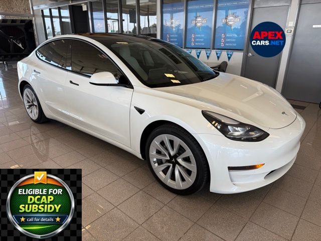 2022 Tesla Model 3 Standard Range Plus's photo