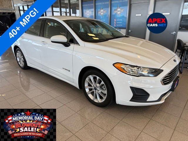 2019 Ford Fusion SE's photo