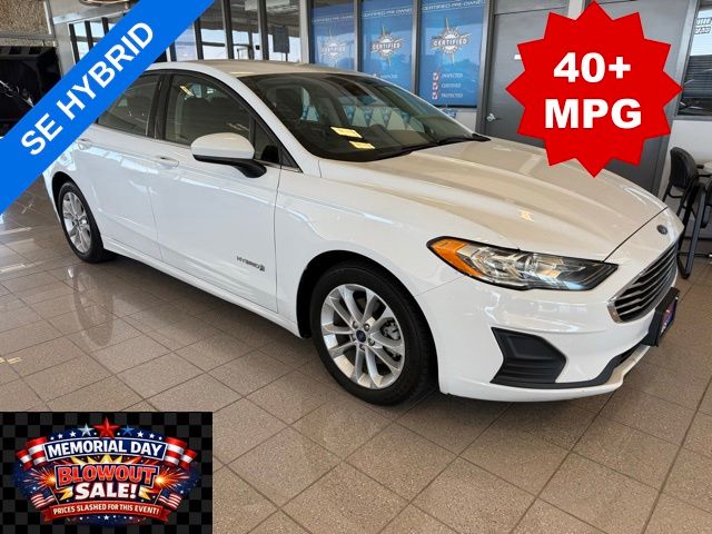 2019 Ford Fusion SE's photo