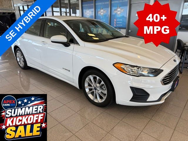 2019 Ford Fusion SE's photo