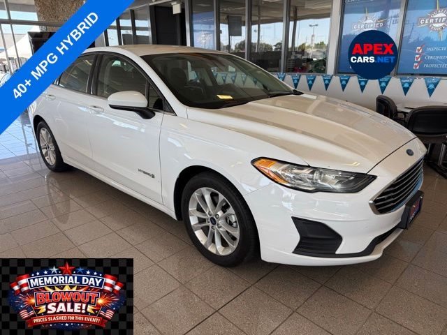 2019 Ford Fusion SE's photo