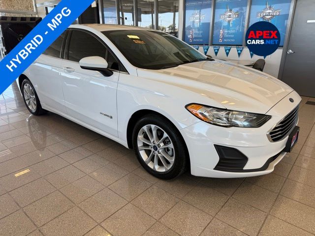 2019 Ford Fusion SE's photo