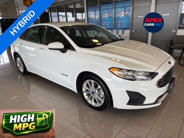 2019 Ford Fusion SE's photo