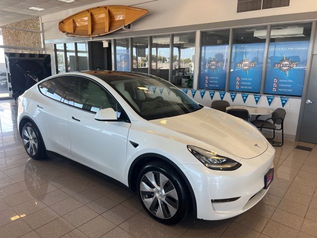 2022 Tesla Model Y Long Range Dual Motor All-Wheel Drive's photo