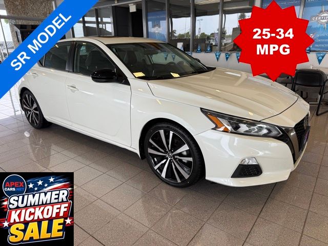 2022 Nissan Altima 2.0 VC-T SR's photo