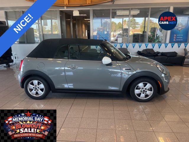 2017 MINI Cooper Convertible's photo