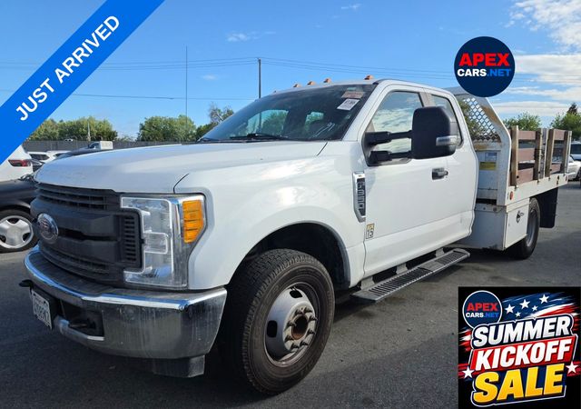 2017 Ford F-350 XL SuperCab 168-In DRW's photo