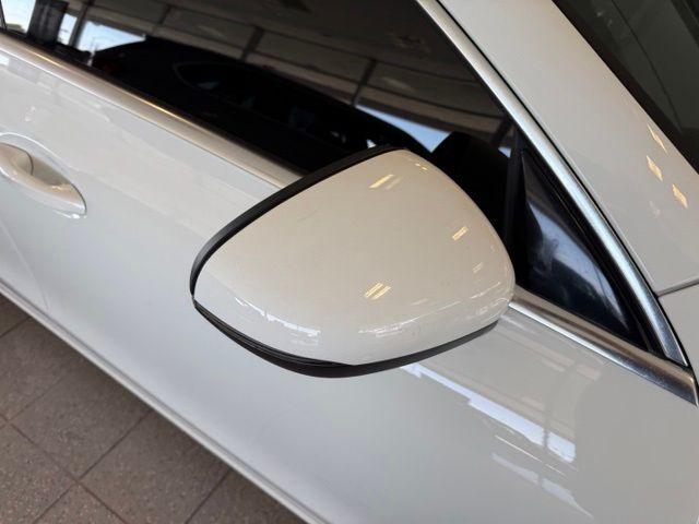 Mercedes-Benz CLA 250 photo 11