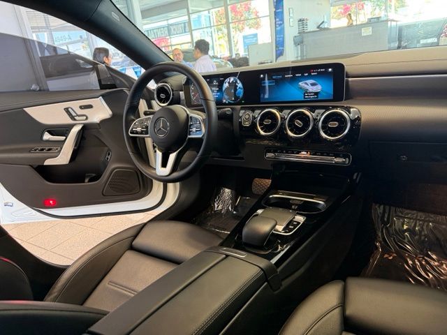 Mercedes-Benz CLA 250 photo 22