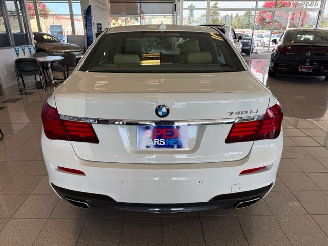 BMW 7 Series photo 5