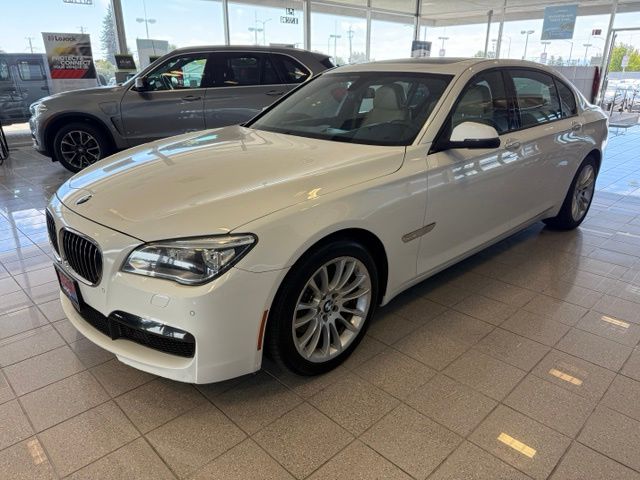 BMW 7 Series photo 7